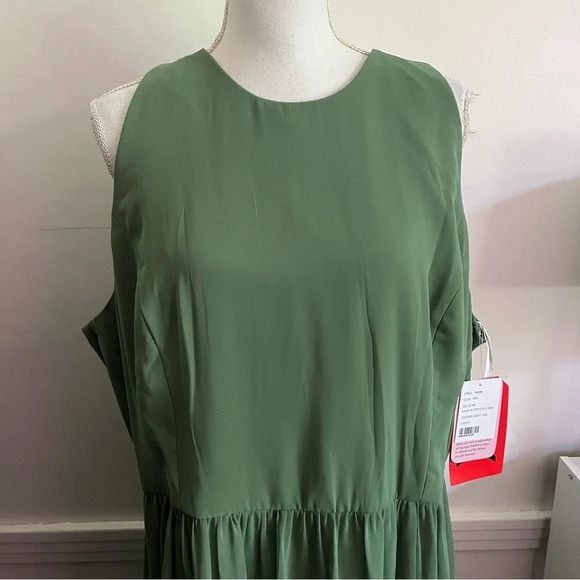 Thread by Dessy Collection SHIRRED SKIRT JEWEL NECK HALTER DRESS VINEYARD GREEN - Picture 5 of 8